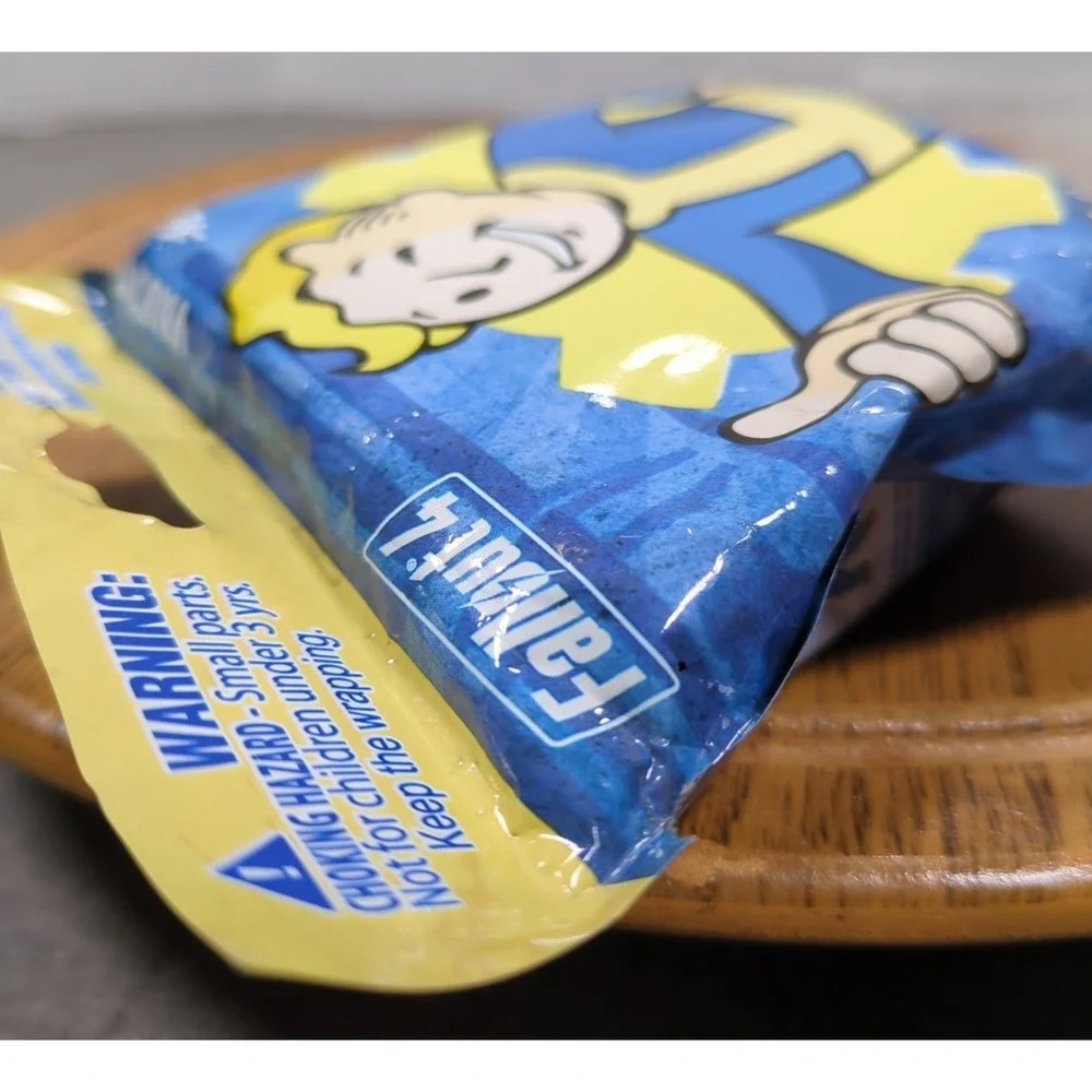 Fallout 4 Vault Boy‎ Backpack Hanger Keyring Blind Mystery Bag Bethesda